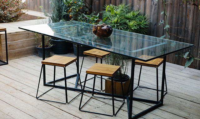 glass-table-in-a-cafe-2022-11-15-14-20-27-utc
